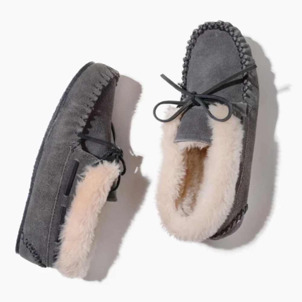 Minnetonka Chrissy Moccasin Shoes Grey Suede Leather 6